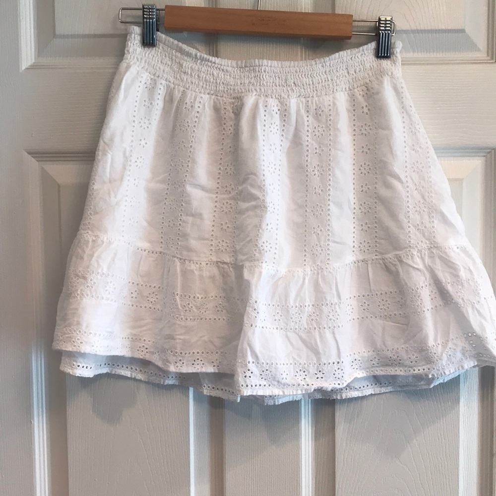 American Eagle Outfitters brand size L elastic waist white lined skirt